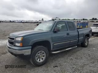 2007 Chevrolet Silverado 1500 LT1 z VIN 1GCEK19B67Z188877, wystawiony jako Copart lot #63609045 z przebiegiem 242 446 mil mil oraz Szkoda całkowita • Salvage title. Historia ofert i sprzedaży dostępna na DreamBid. Obrazek 1.
