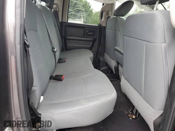 2018 Ram 1500 Express z VIN 1C6RR7FG7JS210053, wystawiony jako Copart lot #61964735 z przebiegiem 101 548 mil mil oraz Nie do naprawy • Non repairable. Historia ofert i sprzedaży dostępna na DreamBid. Obrazek 10.