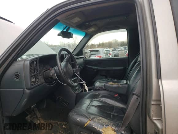 2002 Chevrolet Silverado 1500HD LS с VIN 1GCGK13U42F149301, выставлен на аукционе Copart как лот 46601045 с пробегом 242 766 миль миль и Списание • Salvage title. История ставок и продаж доступна на DreamBid. Изображение 7.