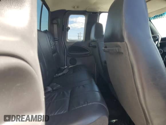 2000 Dodge 2500 с VIN 1B7KF2361YJ118129, выставлен на аукционе Copart как лот 55865215 с пробегом 146 220 миль миль и Списание • Salvage title. История ставок и продаж доступна на DreamBid. Изображение 10.