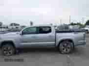 2019 Toyota Tacoma SR5 с VIN 3TMAZ5CN3KM104917, выставлен на аукционе IAAI как лот 43210298 с пробегом 136 976 миль миль и . История ставок и продаж доступна на DreamBid. Изображение 15.