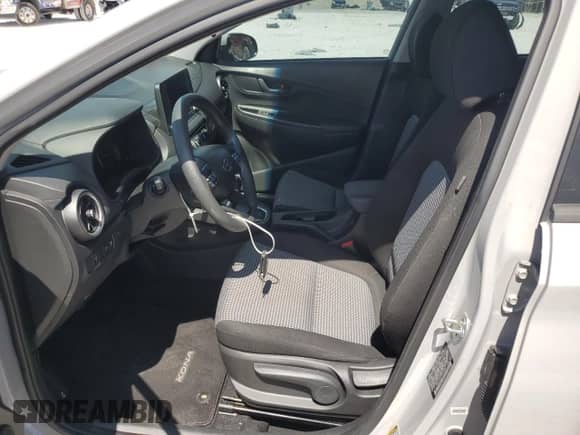 2022 Hyundai Kona SE с VIN KM8K22AB7NU821459, выставлен на аукционе Copart как лот 60197995 с пробегом 32 685 миль миль и Списание • Salvage title. История ставок и продаж доступна на DreamBid. Изображение 7.