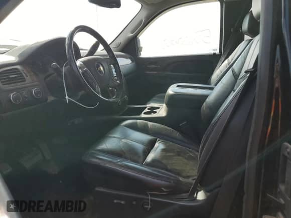 2011 Chevrolet Silverado 1500 LTZ z VIN 1GCRKTE37BZ293139, wystawiony jako Copart lot #55832065 z przebiegiem 131 585 mil mil oraz Szkoda całkowita • Salvage title. Historia ofert i sprzedaży dostępna na DreamBid. Obrazek 7.