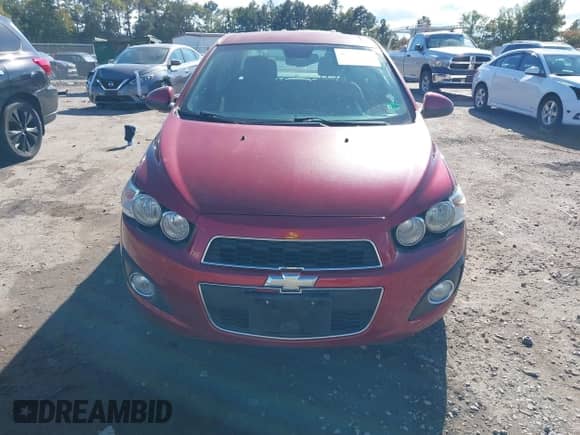 2013 Chevrolet Sonic LT с VIN 1G1JC5SH9D4183417, выставлен на аукционе IAAI как лот 43397596 с пробегом 115 555 миль миль и . История ставок и продаж доступна на DreamBid. Изображение 12.