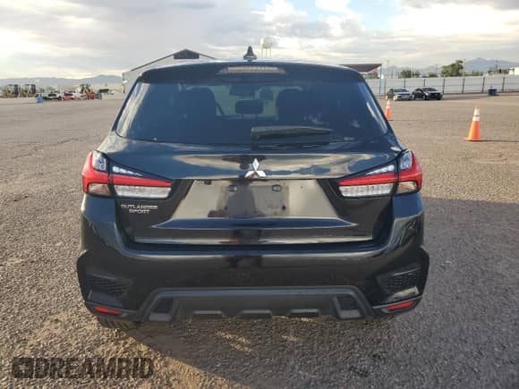 2021 Mitsubishi Outlander ES with VIN JA4APUAUXMU027420, listed as a Copart auction lot 89681695 with 121,814 mi miles and Salvage title. Bid and sale history available at DreamBid. Image 6.