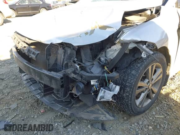 2018 Hyundai Elantra SEL z VIN 5NPD84LFXJH219330, wystawiony jako IAAI lot #43479673 z przebiegiem 107 452 mil mil oraz . Historia ofert i sprzedaży dostępna na DreamBid. Obrazek 6.