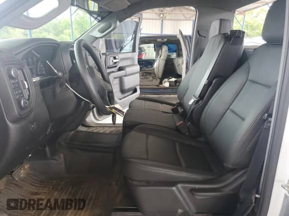 2025 Chevrolet Silverado 2500HD Work Truck с VIN 1GC3KLE71SF141707, выставлен на аукционе Copart как лот 68330275 с пробегом 21 574 миль миль и Списание • Salvage title. История ставок и продаж доступна на DreamBid. Изображение 7.