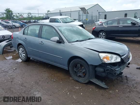 2008 Chevrolet Malibu Classic LT с VIN 1G1ZT58N88F146692, выставлен на аукционе IAAI как лот 42642134 с пробегом 111 080 миль миль и . История ставок и продаж доступна на DreamBid. Изображение 1.