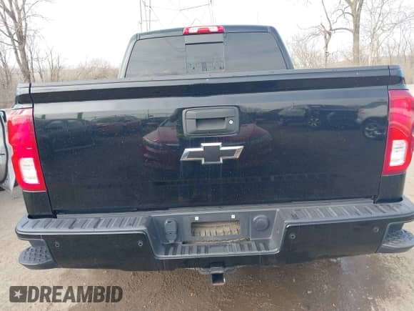 2017 Chevrolet Silverado 1500 LTZ z VIN 3GCUKSEJ4HG269134, wystawiony jako IAAI lot #41772278 z przebiegiem 103 707 mil mil oraz . Historia ofert i sprzedaży dostępna na DreamBid. Obrazek 16.