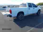 2004 Dodge 1500 ST z VIN 1D7HA18K04J210437, wystawiony jako IAAI lot #41765912 z przebiegiem 220 324 mil mil oraz . Historia ofert i sprzedaży dostępna na DreamBid. Obrazek 4.