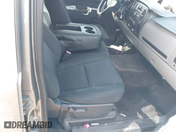 2012 Chevrolet Silverado 1500 LS z VIN 3GCPCREA0CG269854, wystawiony jako IAAI lot #42355788 z przebiegiem 171 944 mil mil oraz . Historia ofert i sprzedaży dostępna na DreamBid. Obrazek 5.