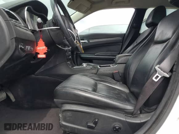 2018 Chrysler 300 Touring L с VIN 2C3CCAAG6JH201845, выставлен на аукционе Copart как лот 68032765 с пробегом 120 645 миль миль и Списание • Salvage title. История ставок и продаж доступна на DreamBid. Изображение 7.