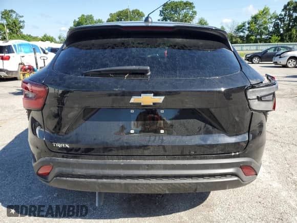 2025 Chevrolet Trax LS with VIN KL77LFEP4SC262293, listed as a Copart auction lot 61596825 with 3,315 mi miles and Salvage title. Bid and sale history available at DreamBid. Image 6.