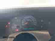 2005 GMC Sierra 1500 Work Truck z VIN 1GTEC14X75Z329663, wystawiony jako IAAI lot #42872806 z przebiegiem 182 385 mil mil oraz . Historia ofert i sprzedaży dostępna na DreamBid. Obrazek 7.