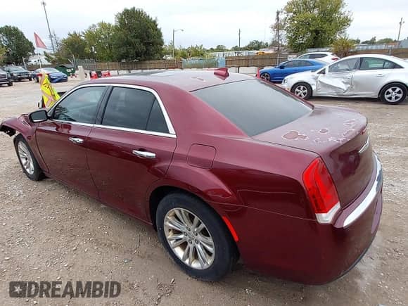 2016 Chrysler 300 C с VIN 2C3CCAEG3GH212059, выставлен на аукционе IAAI как лот 43423281 с пробегом 133 558 миль миль и . История ставок и продаж доступна на DreamBid. Изображение 3.