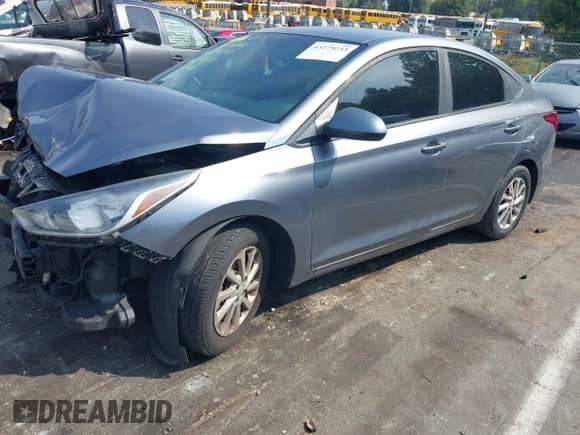 2018 Hyundai Accent SE z VIN 3KPC24A33JE024857, wystawiony jako IAAI lot #43279253 z przebiegiem 131 782 mil mil oraz . Historia ofert i sprzedaży dostępna na DreamBid. Obrazek 2.