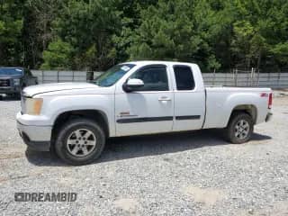 2007 GMC Sierra 1500 SLE1 z VIN 2GTEC19J871645167, wystawiony jako Copart lot #65909355 z przebiegiem 353 289 mil mil oraz Szkoda całkowita • Salvage title. Historia ofert i sprzedaży dostępna na DreamBid. Obrazek 1.