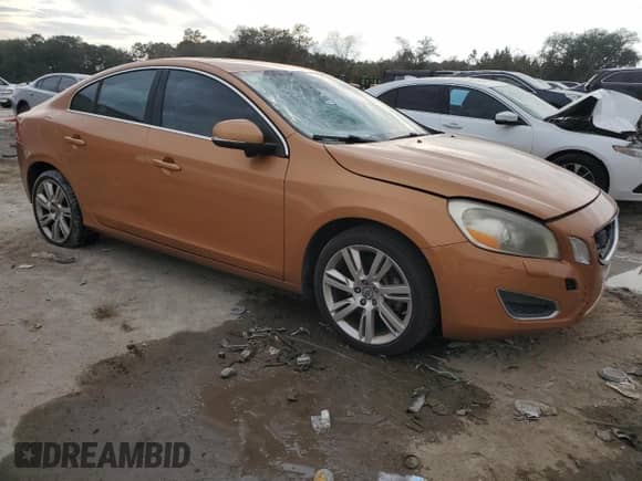 2012 Volvo S60 T6 with VIN YV1902FH8C2024792, listed as a Copart auction lot 43811995 with 189,057 mi miles and Salvage title. Bid and sale history available at DreamBid. Image 4.