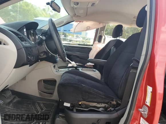 2014 Dodge Grand Caravan SXT with VIN 2C4RDGCG9ER120759, listed as a Copart auction lot 84578145 with 123,978 mi miles and Salvage title. Bid and sale history available at DreamBid. Image 7.