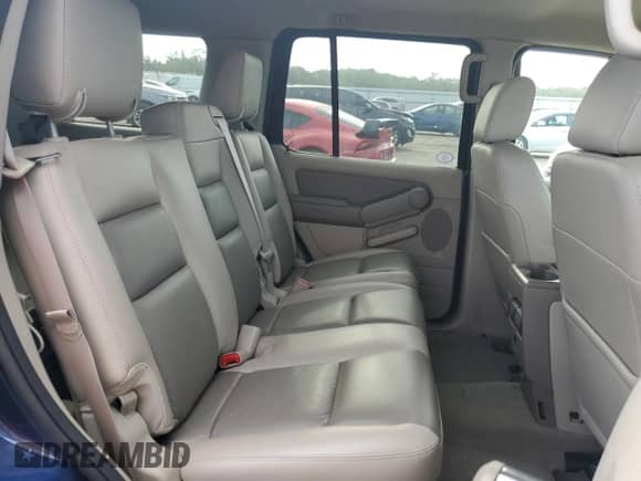 2007 Ford Explorer XLT z VIN 1FMEU73887UB24732, wystawiony jako Copart lot #70947875 z przebiegiem 116 318 mil mil oraz Szkoda całkowita • Salvage title. Historia ofert i sprzedaży dostępna na DreamBid. Obrazek 11.