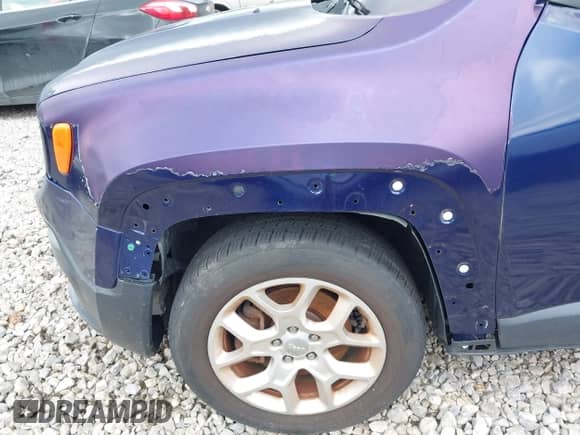2018 Jeep Renegade Latitude with VIN ZACCJABB2JPJ20566, listed as a IAAI auction lot 43231790 with 138,514 mi miles and . Bid and sale history available at DreamBid. Image 6.