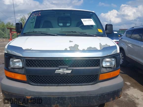 2009 Chevrolet Express Cargo with VIN 1GCGG25C791130700, listed as a IAAI auction lot 42173703 with 311,745 mi miles and . Bid and sale history available at DreamBid. Image 6.