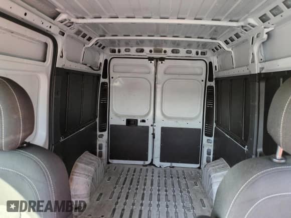 2018 Ram ProMaster Cargo с VIN 3C6TRVCG1JE146786, выставлен на аукционе Copart как лот 42612895 с пробегом 94 119 миль миль и Списание • Salvage title. История ставок и продаж доступна на DreamBid. Изображение 10.