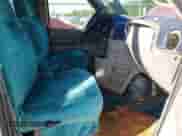 2000 Chevrolet Astro Cargo YF7 z VIN 1GBDM19W9YB161695, wystawiony jako IAAI lot #42682040 z przebiegiem 100 665 mil mil oraz . Historia ofert i sprzedaży dostępna na DreamBid. Obrazek 5.