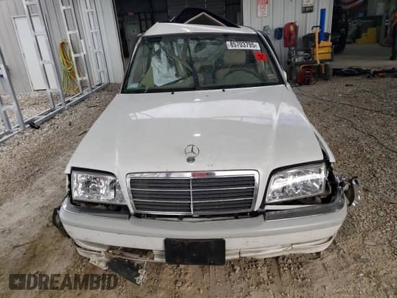 1999 Mercedes-Benz C 230/260/280/320 с VIN WDBHA24G4XA804338, выставлен на аукционе Copart как лот 85703795 с пробегом 189 710 миль миль и Списание • Salvage title. История ставок и продаж доступна на DreamBid. Изображение 5.