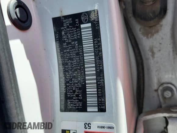 2025 Toyota Camry LE with VIN 4T1DAACK1SU058952, listed as a Copart auction lot 81319815 with 26,992 mi miles and Salvage title. Bid and sale history available at DreamBid. Image 13.