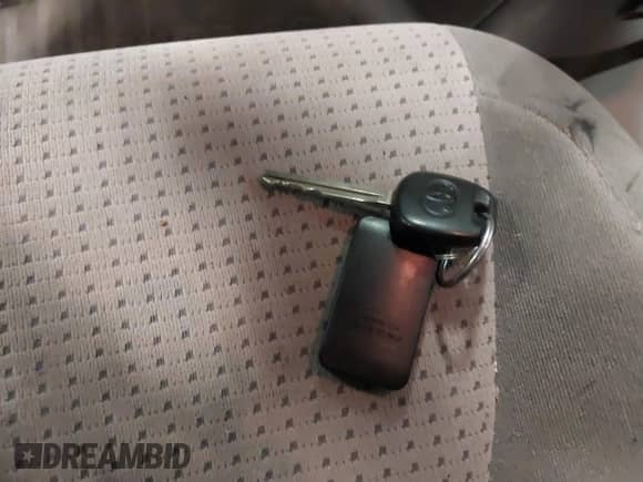 2010 Toyota Sienna CE с VIN 5TDKK4CC7AS342169, выставлен на аукционе IAAI как лот 43448371 с пробегом 267 574 миль миль и . История ставок и продаж доступна на DreamBid. Изображение 11.