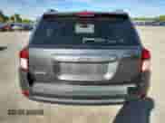 2017 Jeep Compass Sport z VIN 1C4NJDBB6HD105784, wystawiony jako Copart lot #81877555 z przebiegiem 120 813 mil mil oraz Szkoda całkowita • Salvage title. Historia ofert i sprzedaży dostępna na DreamBid. Obrazek 6.