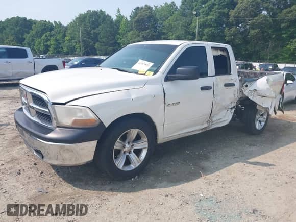 2009 Dodge 1500 SLT z VIN 1D3HB18P29S732322, wystawiony jako IAAI lot #42385852 z przebiegiem 309 859 mil mil oraz . Historia ofert i sprzedaży dostępna na DreamBid. Obrazek 2.