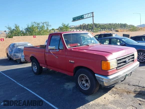 1988 Ford F-150 z VIN 1FTDF15YXJPA77780, wystawiony jako IAAI lot #43530580 z przebiegiem 315 882 mil mil oraz . Historia ofert i sprzedaży dostępna na DreamBid. Obrazek 1.