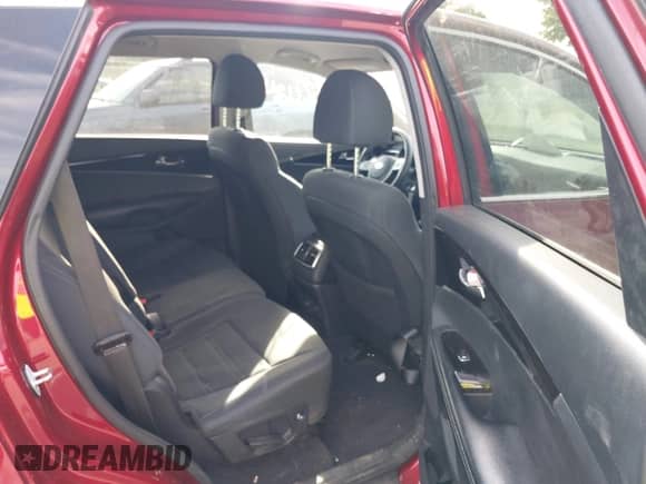 2020 Kia Sorento L with VIN 5XYPG4A37LG688720, listed as a IAAI auction lot 43226849 with 379,347 mi miles and . Bid and sale history available at DreamBid. Image 8.