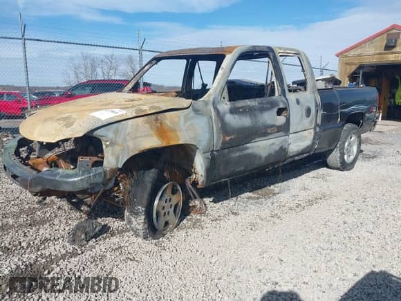 2006 GMC Sierra 1500 SLE1 with VIN 1GTEK19B96Z161977, listed as a IAAI auction lot 41470810 with Not provided miles and . Bid and sale history available at DreamBid. Image 2.