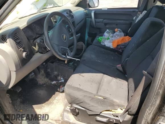 2011 Chevrolet Silverado 1500 LS z VIN 3GCPKREA2BG373537, wystawiony jako Copart lot #60928985 z przebiegiem 209 213 mil mil oraz Szkoda całkowita • Salvage title. Historia ofert i sprzedaży dostępna na DreamBid. Obrazek 7.