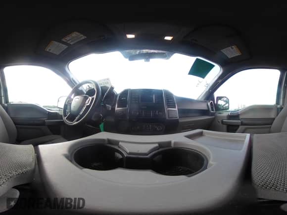 2017 Ford F-150 XL z VIN 1FTEX1EP6HFC55239, wystawiony jako IAAI lot #40240069 z przebiegiem 47 715 mil mil oraz . Historia ofert i sprzedaży dostępna na DreamBid. Obrazek 19.