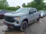 2024 Chevrolet Silverado 1500 Custom Trail Boss z VIN 3GCPDCEK2RG197468, wystawiony jako IAAI lot #42285969 z przebiegiem Nie podano mil oraz . Historia ofert i sprzedaży dostępna na DreamBid. Obrazek 17.