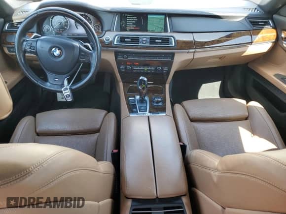 2013 BMW 7 Series 750i z VIN WBAYA8C52DD227658, wystawiony jako Copart lot #81815665 z przebiegiem 61 755 mil mil oraz Szkoda całkowita • Salvage title. Historia ofert i sprzedaży dostępna na DreamBid. Obrazek 8.