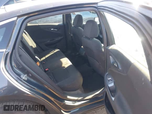 2017 Chevrolet Malibu LS с VIN 1G1ZB5ST6HF216832, выставлен на аукционе IAAI как лот 43390720 с пробегом 160 783 миль миль и . История ставок и продаж доступна на DreamBid. Изображение 8.