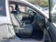 2009 Hyundai Sonata Limited с VIN 5NPEU46C39H561750, выставлен на аукционе IAAI как лот 43444403 с пробегом 267 111 миль миль и . История ставок и продаж доступна на DreamBid. Изображение 5.