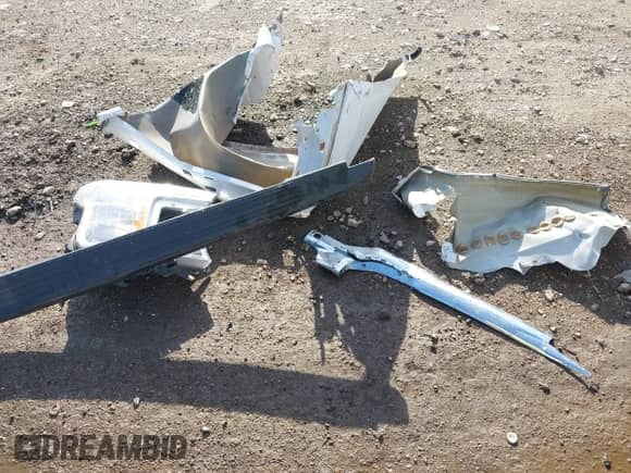 2013 Ford F-150 XL z VIN 1FTFW1CF2DFD55169, wystawiony jako IAAI lot #42569761 z przebiegiem 251 482 mil mil oraz . Historia ofert i sprzedaży dostępna na DreamBid. Obrazek 12.