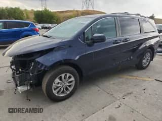2025 Toyota Sienna LE with VIN 5TDKRKEC7SS246654, listed as a Copart auction lot 80691045 with 10,579 mi miles and Salvage title. Bid and sale history available at DreamBid. Image 1.