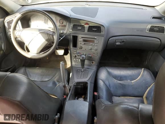 2001 Volvo S60 с VIN YV1RS61R512053388, выставлен на аукционе Copart как лот 49217955 с пробегом 200 480 миль миль и Списание • Salvage title. История ставок и продаж доступна на DreamBid. Изображение 8.