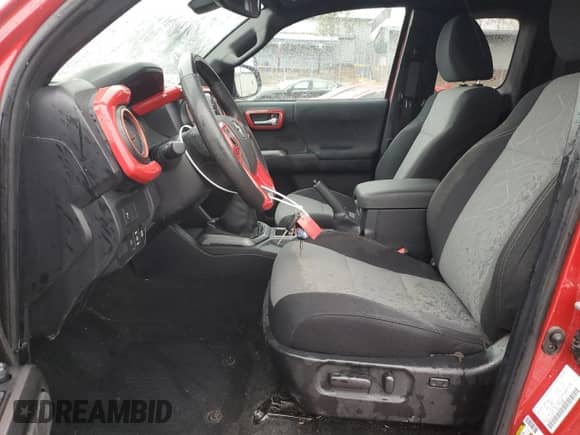 2022 Toyota Tacoma SR z VIN 3TYSZ5AN7NT097311, wystawiony jako Copart lot #58397415 z przebiegiem 64 409 mil mil oraz Szkoda całkowita • Salvage title. Historia ofert i sprzedaży dostępna na DreamBid. Obrazek 7.