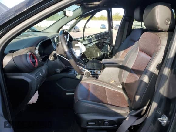 2019 Chevrolet Blazer RS with VIN 3GNKBERS1KS696567, listed as a Copart auction lot 80112195 with 105,790 mi miles and Salvage title. Bid and sale history available at DreamBid. Image 7.