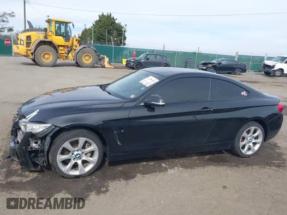 2014 BMW 4 Series 435i xDrive z VIN WBA3R5C54EK188957, wystawiony jako IAAI lot #41790183 z przebiegiem 97 981 mil mil oraz . Historia ofert i sprzedaży dostępna na DreamBid. Obrazek 14.