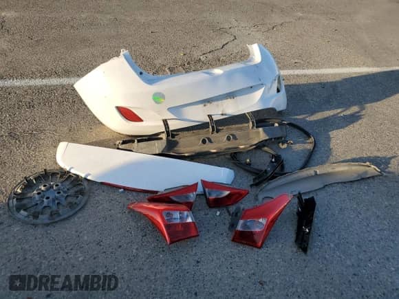 2017 Hyundai Elantra с VIN KMHD35LH2HU379512, выставлен на аукционе Copart как лот 82149825 с пробегом 132 151 миль миль и Списание • Salvage title. История ставок и продаж доступна на DreamBid. Изображение 12.