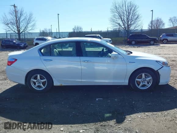 2014 Honda Accord EX-L with VIN 1HGCR6F54EA004550, listed as a IAAI auction lot 41843292 with Not provided miles and . Bid and sale history available at DreamBid. Image 12.